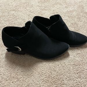 Me too black booties